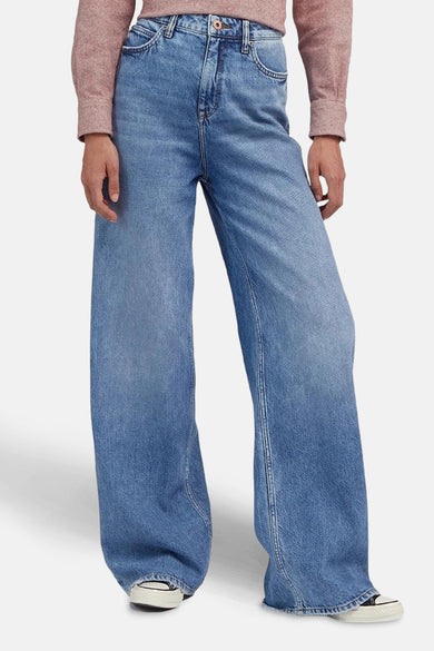 Wijde jeans van lichtblauw denim van Lee®, met een klassieke tailleband en subtiele wassing.
