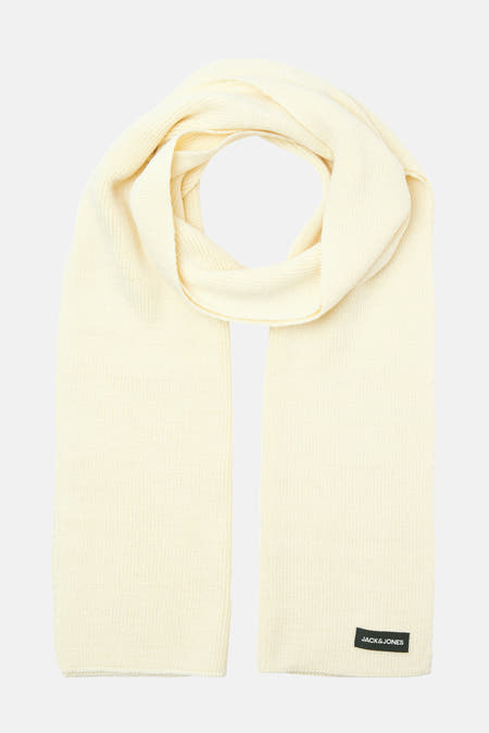 Écharpe d'hiver beige d'ACCESSORIES BY JACK & JONES, avec une fine structure côtelée et un étiquette de marque noire.