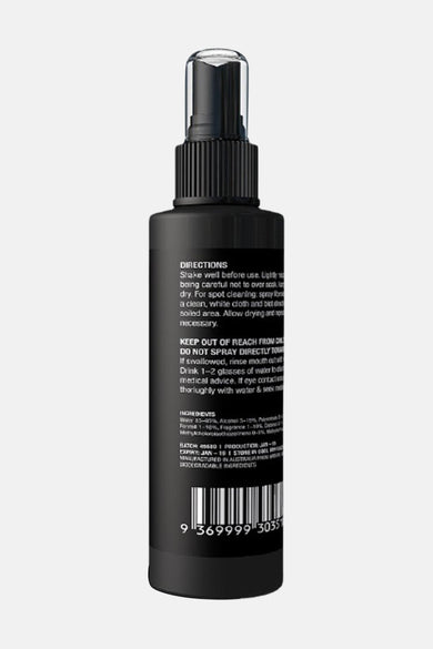 Flacon pulvérisateur noir avec bouchon côtelé de ACCESSORIES BY JACK & JONES, vue arrière avec texte blanc et code-barres, prise de vue frontale