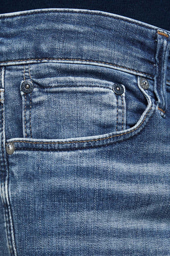 Middenblauwe slim fit jeans van JACK & JONES JEANS INTELLIGENCE, met zakken en metalen details.
