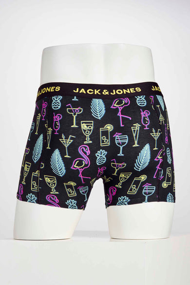 Boxers noirs avec motif tropical de ACCESSORIES BY JACK & JONES, flamants roses néon, cocktails et feuilles de palmier, vue de face sur mannequin