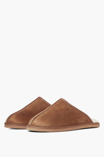 Beige slippers van ACCESSORIES BY JACK & JONES, met een zachte binnenvoering en een platte zool.
