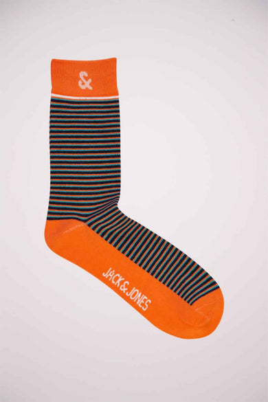 Chaussettes orange de ACCESSORIES BY JACK & JONES avec un motif rayé bleu marine et turquoise.