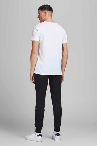 Short de jogging JACK JACK & & J & & INTETEIG, vue vu arrière avec des des et des chaussettes.