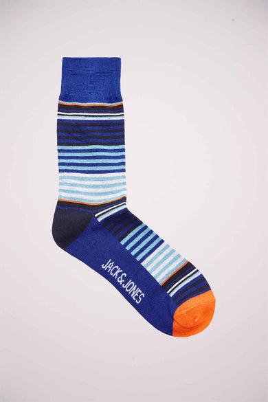 Chaussettes bleues de ACCESSORIES BY JACK & JONES, avec motif rayé et accents orange.