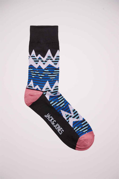 Meerkleurige sokken van Jack & Jones met zig-zag patroon en roze details aan de teen en hiel.