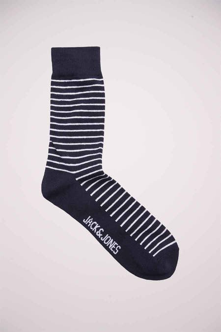 Blauwe sokken van ACCESSORIES BY JACK & JONES, met witte horizontale strepen over de hele sok.