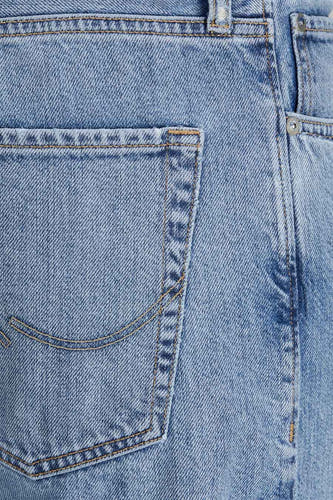 Jean slim en denim de JACK & JONES JEANS INTELLIGENCE, avec des surpiqures sur la poche et la ceinture.