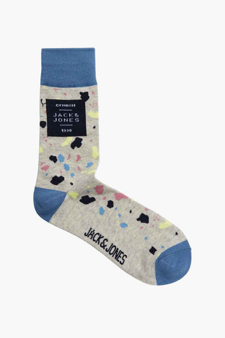Chaussettes grises d'ACCESSORIES BY JACK & JONES, avec des détails bleus et une impression graphique.