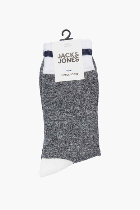 Blauwe sokken van ACCESSORIES BY JACK & JONES, met een wit hiel en teen en donkerblauwe strepen bovenaan.
