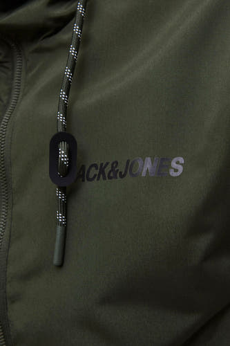 Parapluie vert de ORIGINALS BY JACK & JONES, avec cordon et logo de marque noir.