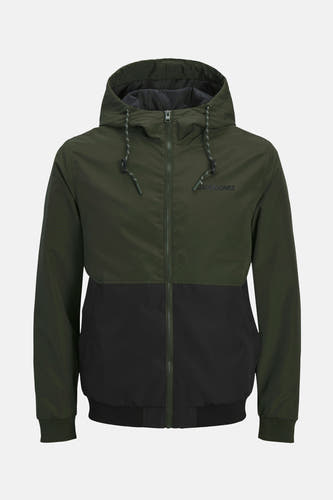 Veste de pluie verte d'ORIGINALS BY JACK & JONES, avec une moitié inférieure noire et des cordons sur le capuchon.