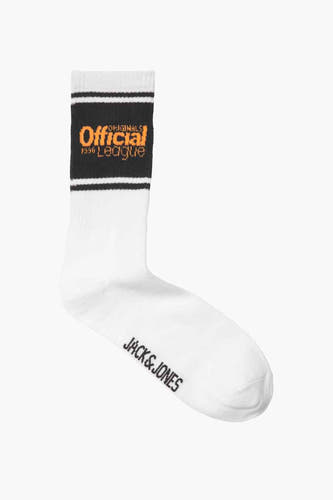 Oranje sokken van ACCESSORIES BY JACK & JONES met zwarte strepen en logo.