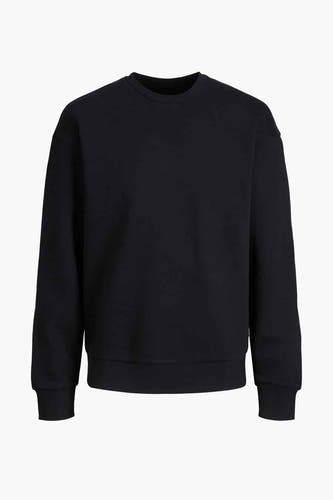 Zwarte sweater van CORE BY JACK & JONES, effen stof met lange mouwen.