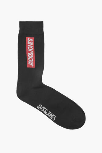 Zwarte sokken van ACCESSORIES BY JACK & JONES met een rood logo op de schacht en voet.
