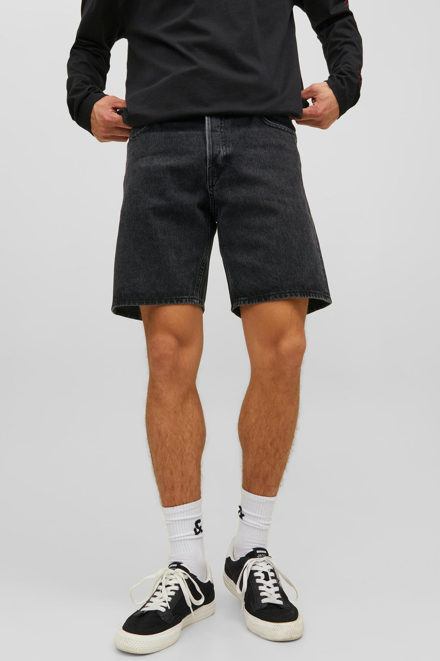 Short - black denim