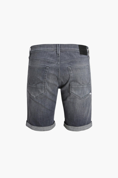 Lichtgrijze jeansshort met opgerolde pijpen, van JACK & JONES JEANS INTELLIGENCE, achterkant met zakken en label