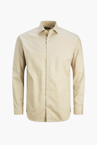 Beige overhemd met lange mouwen van PREMIUM by JACK & JONES, met knoopsluiting op een witte achtergrond.