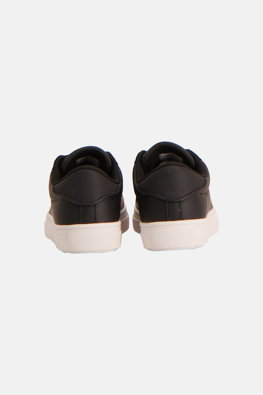 Baskets noires avec semelle blanche de ACCESSORIES BY JACK & JONES, vue arrière avec talon texturé.