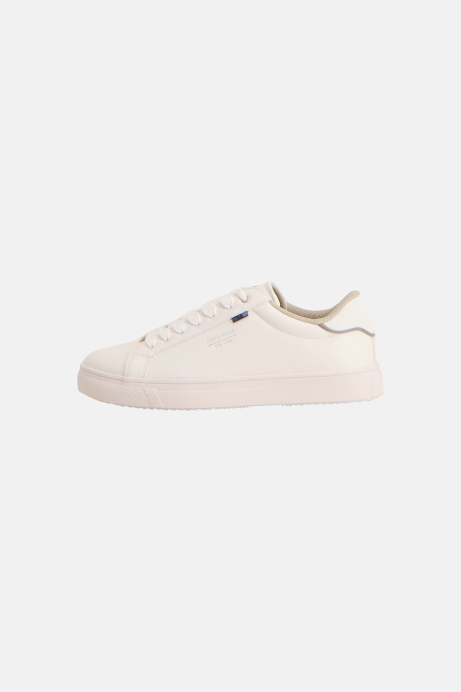Baskets blanches ACCESSORIES BY JACK & JONES à texture lisse, lacets, détail bleu et logo discret sur le côté.