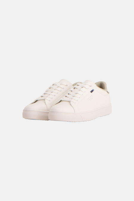 Baskets blanches Jack & Jones, modèle bas à lacets avec petit logo sur le côté.