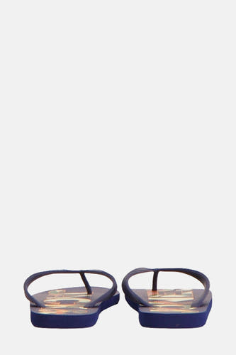 Blauwe slippers van ACCESSORIES BY JACK & JONES, met printdetail en bandjes in dezelfde kleur.