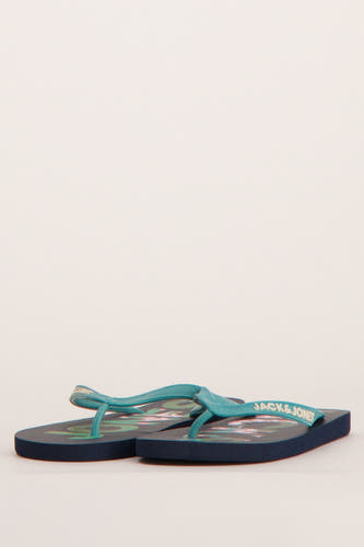 Blauwe slippers van ACCESSORIES BY JACK & JONES, met een kleurrijk patroon en turquoise bandjes.
