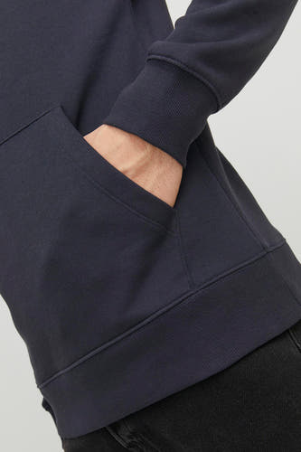 Blauwe sweater met kap van ORIGINALS BY JACK & JONES, met een hand in de zak, cropped.
