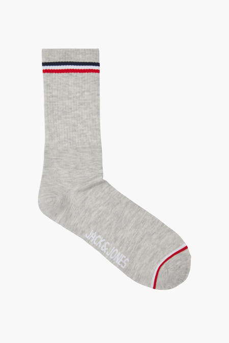 Grijze sokken van ACCESSORIES BY JACK & JONES, met strepen aan de bovenkant en merknaam op de voet.