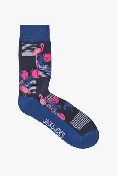 Blauwe sokken van Jack & Jones met flamingo print en gestreepte details.
