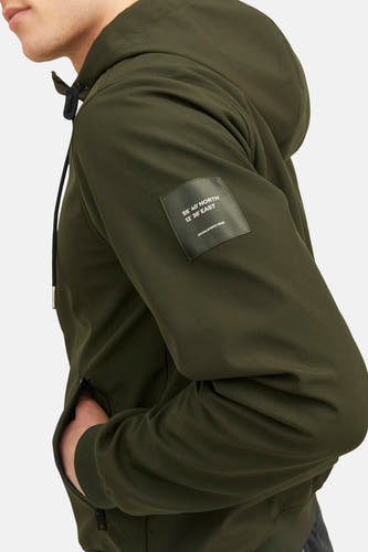 Groene korte jas van CORE BY JACK & JONES, met capuchon en een patch op de mouw.