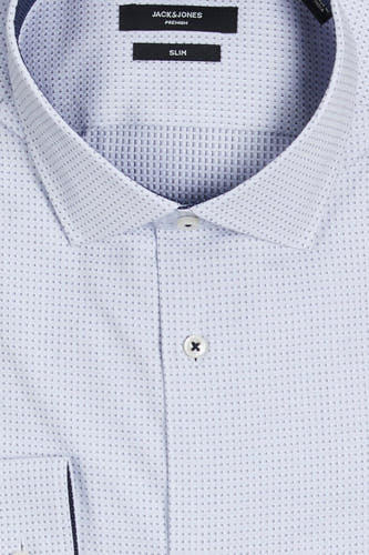 Chemise blanche à manches longues de PREMIUM by JACK & JONES, avec un fin imprimé rayé et une fermeture à boutons.