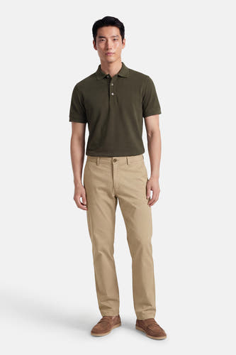 Beige chino van JACK & JONES JEANS INTELLIGENCE, met bruine schoenen.