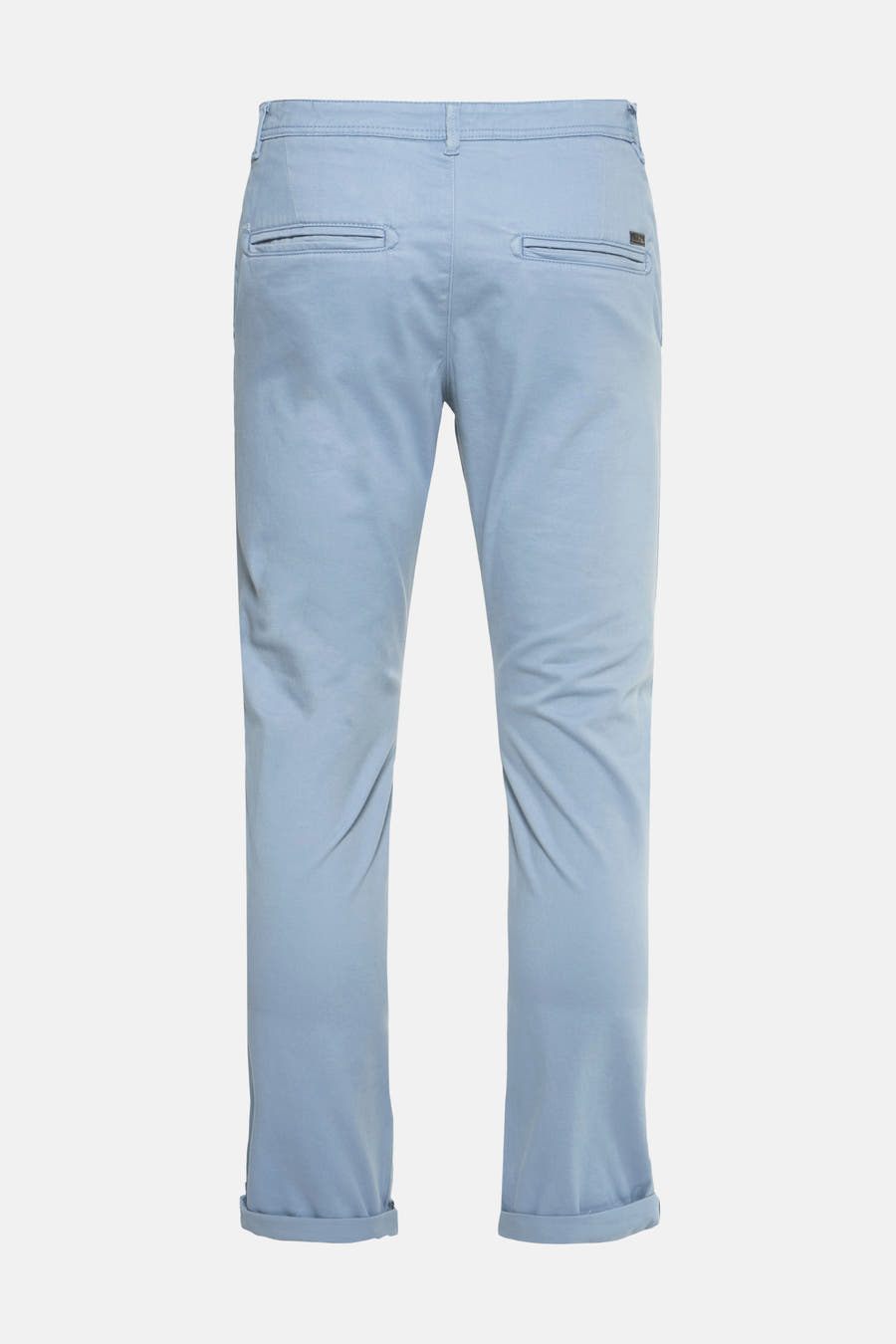 Blauwe chino van JACK & JONES JEANS INTELLIGENCE, gezien van achteren met steekzakken en opgerolde pijpen.
