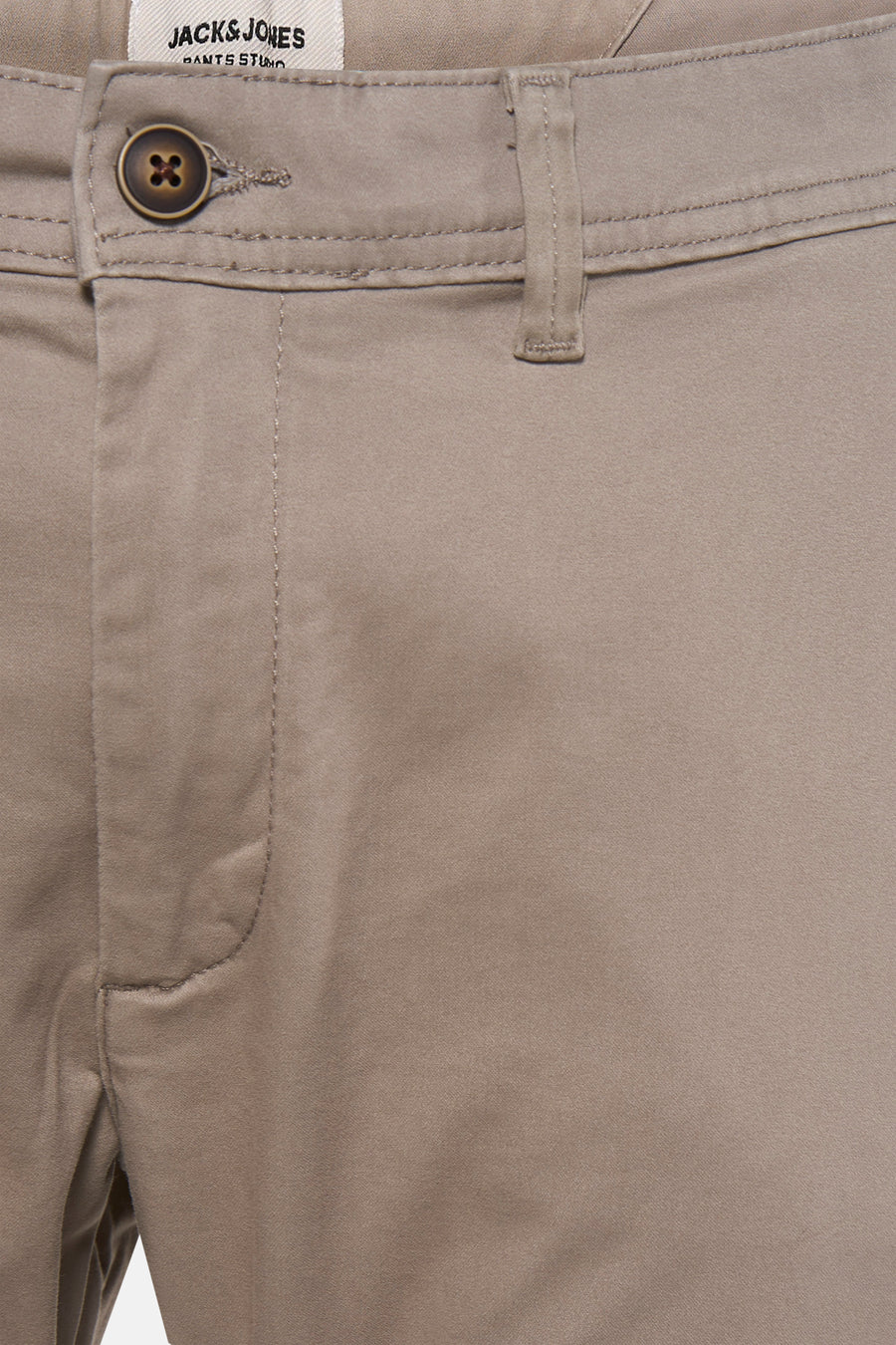 Beige chino van JACK & JONES JEANS INTELLIGENCE, met een knoopsluiting en riemlussen.
