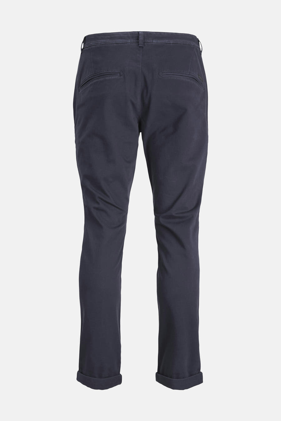 Blauwe chino van JACK & JONES JEANS INTELLIGENCE, gezien van achteren, met opgerolde broekspijpen en subtiele zakdetails.