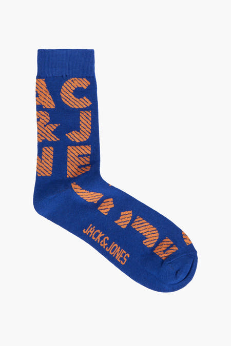 Chaussettes bleues d'ACCESSORIES BY JACK & JONES avec une impression de logo orange frappante.