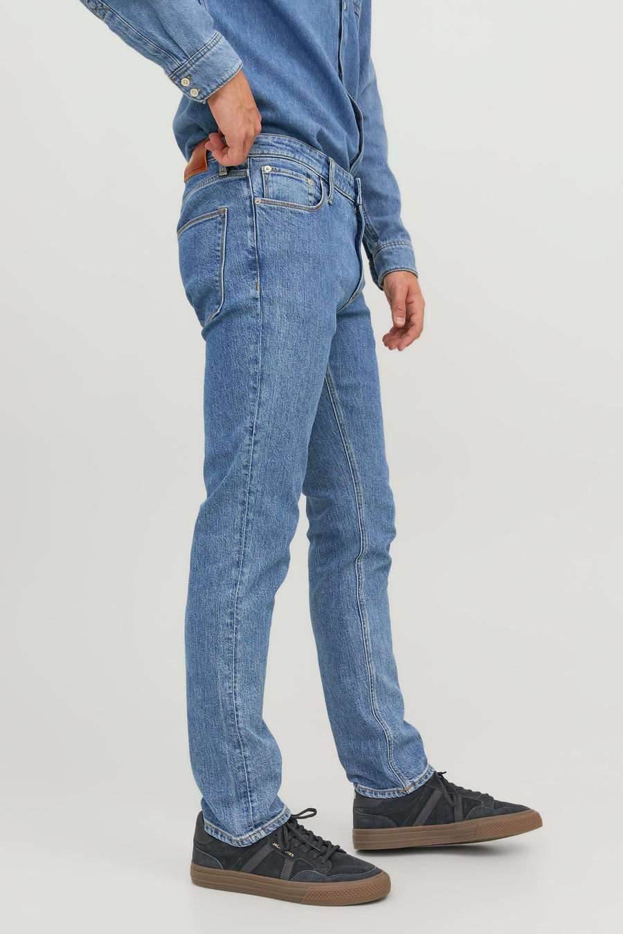Straight jeans - mid blue denim
