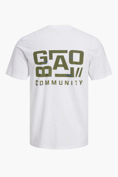 Witte korte mouwen T-shirt van CORE BY JACK & JONES, achterkant met groen geruit "GAP COMMUNITY" print, ronde hals, strakke pasvorm.