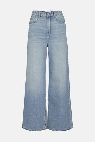 Lichtblauwe wijde jeans van JJXX, met zakken aan de voorkant en een subtiele wassing.