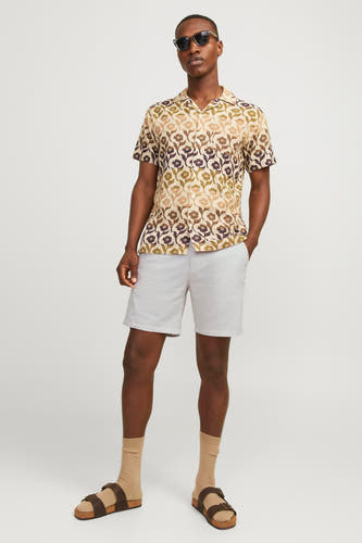 Beige short van JACK & JONES JEANS INTELLIGENCE, met lichtgrijze tint en effen ontwerp.