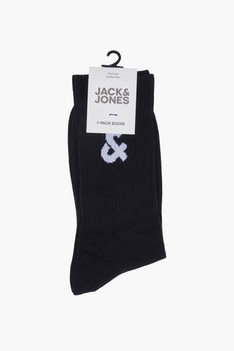 Zwarte sokken van ACCESSORIES BY JACK & JONES, met witte ampersand, aan een plastic hanger.