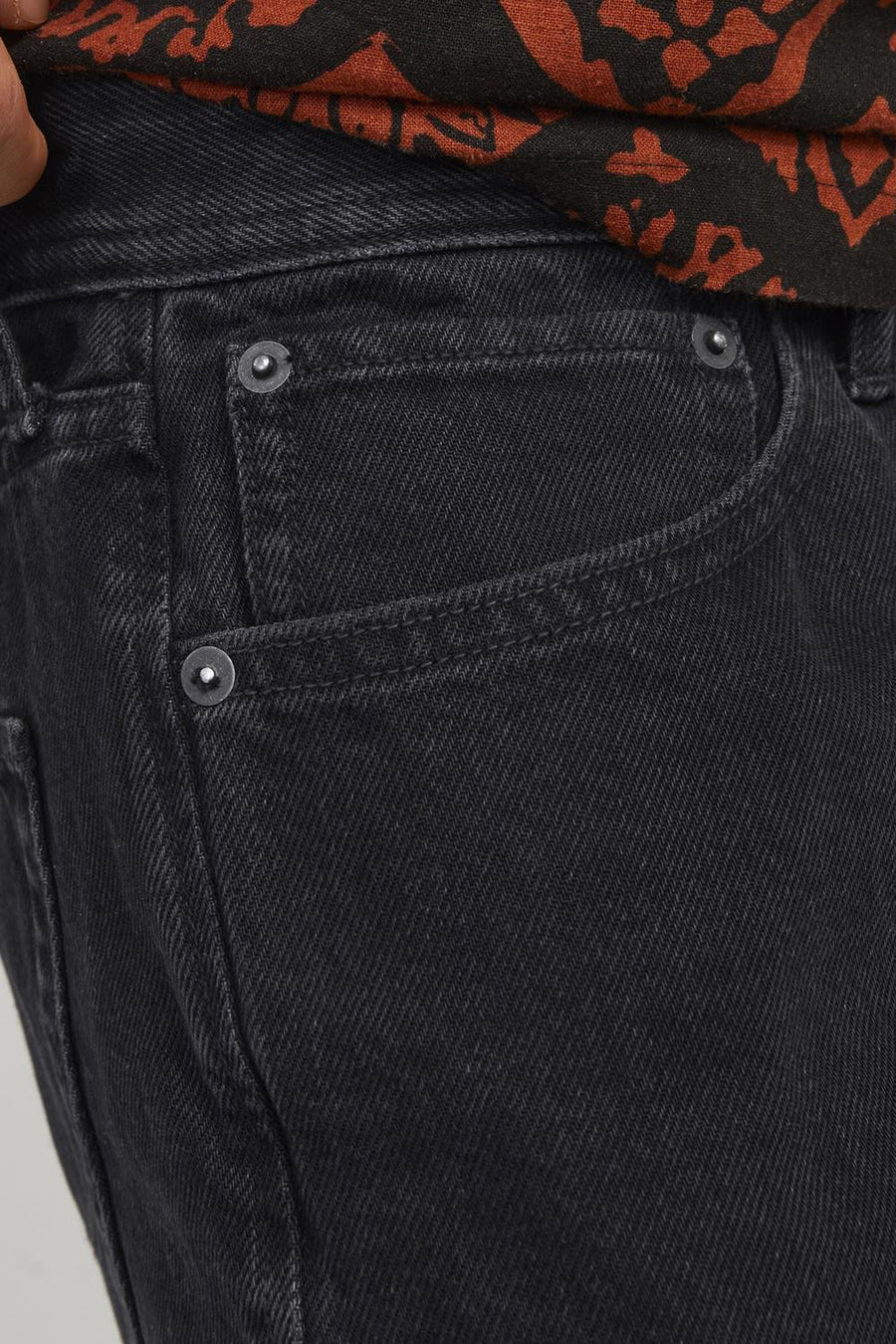 Short - black denim