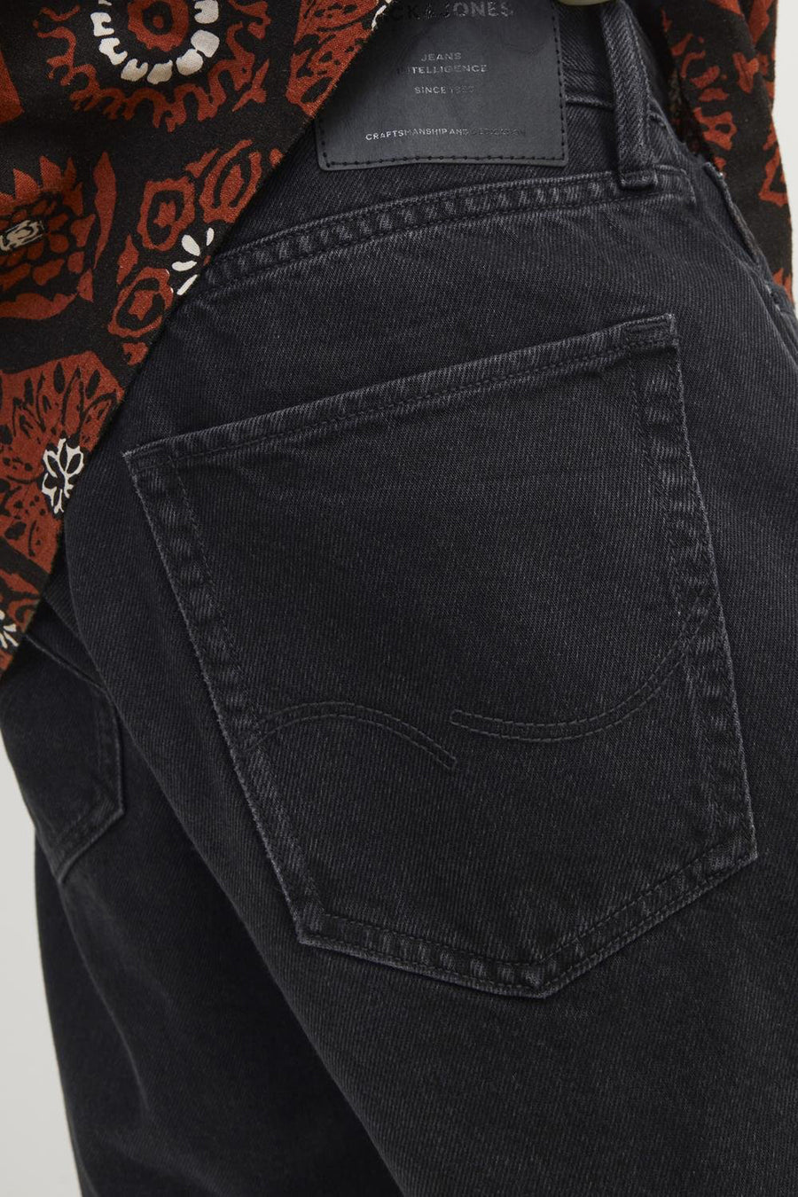 Short - black denim