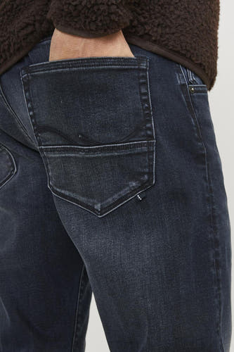 Jean slim fit bleu de JACK & JONES JEANS INTELLIGENCE, avec poche arrière et poche main.