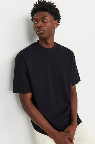Zwart T-shirt met korte mouwen van CORE BY JACK & JONES, met effen kleur en losse pasvorm.