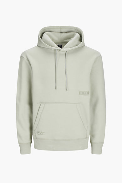 Groene sweater met kap van CORE by JACK & JONES, met subtiele logo-details op de voorkant en een buidelzak.