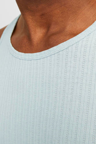 Lichtblauw hemd van ORIGINALS BY JACK & JONES, geribbelde textuur, ronde hals en mouwloos ontwerp.