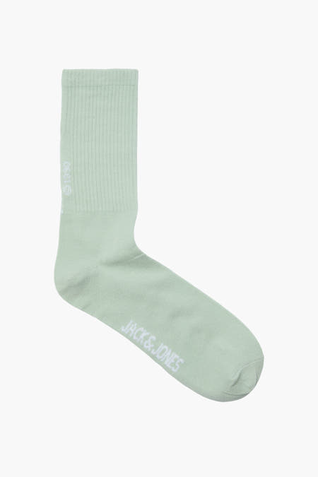 Chaussettes vertes d'ACCESSORIES BY JACK & JONES, avec une texture côtelée et un détail de logo de marque.