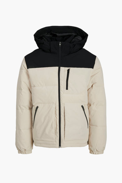 Korte ecru jas van CORE BY JACK & JONES, met zwarte details aan de bovenkant en een capuchon.
